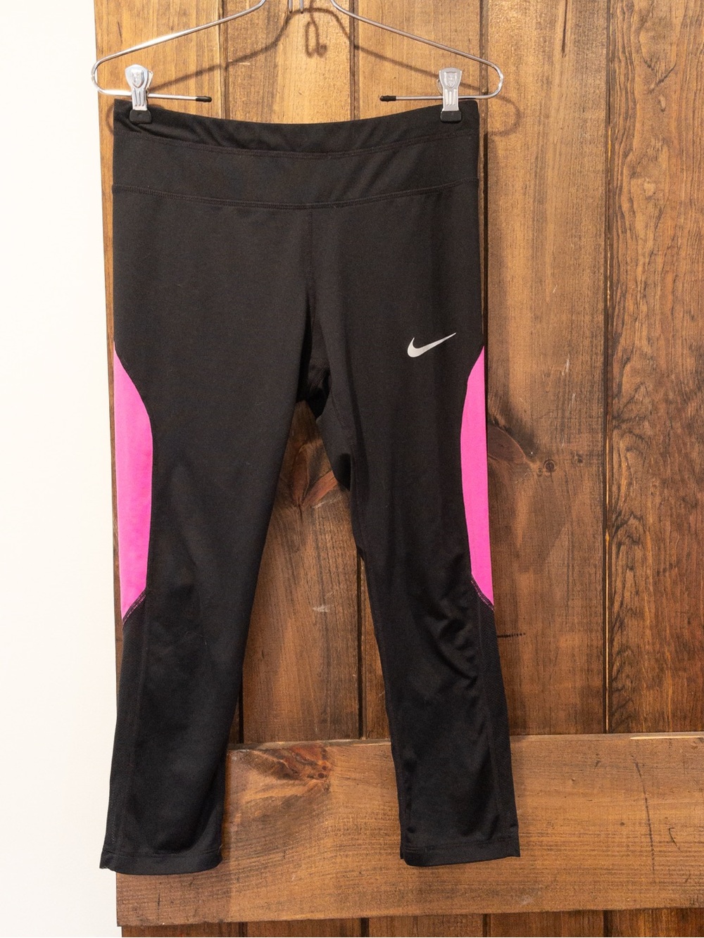 SOLD Black Pink Crop Workout Pants Medium Sporty Athleisure